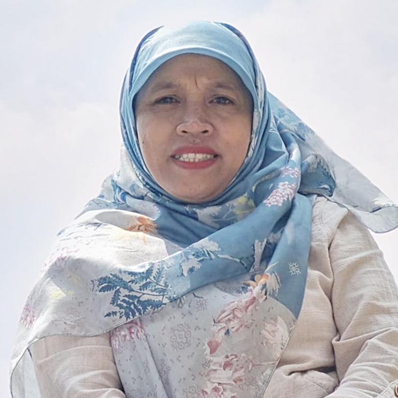 Prof. Dr. Kamisah Delilawati Pandiangan, S.Si., M.Si.